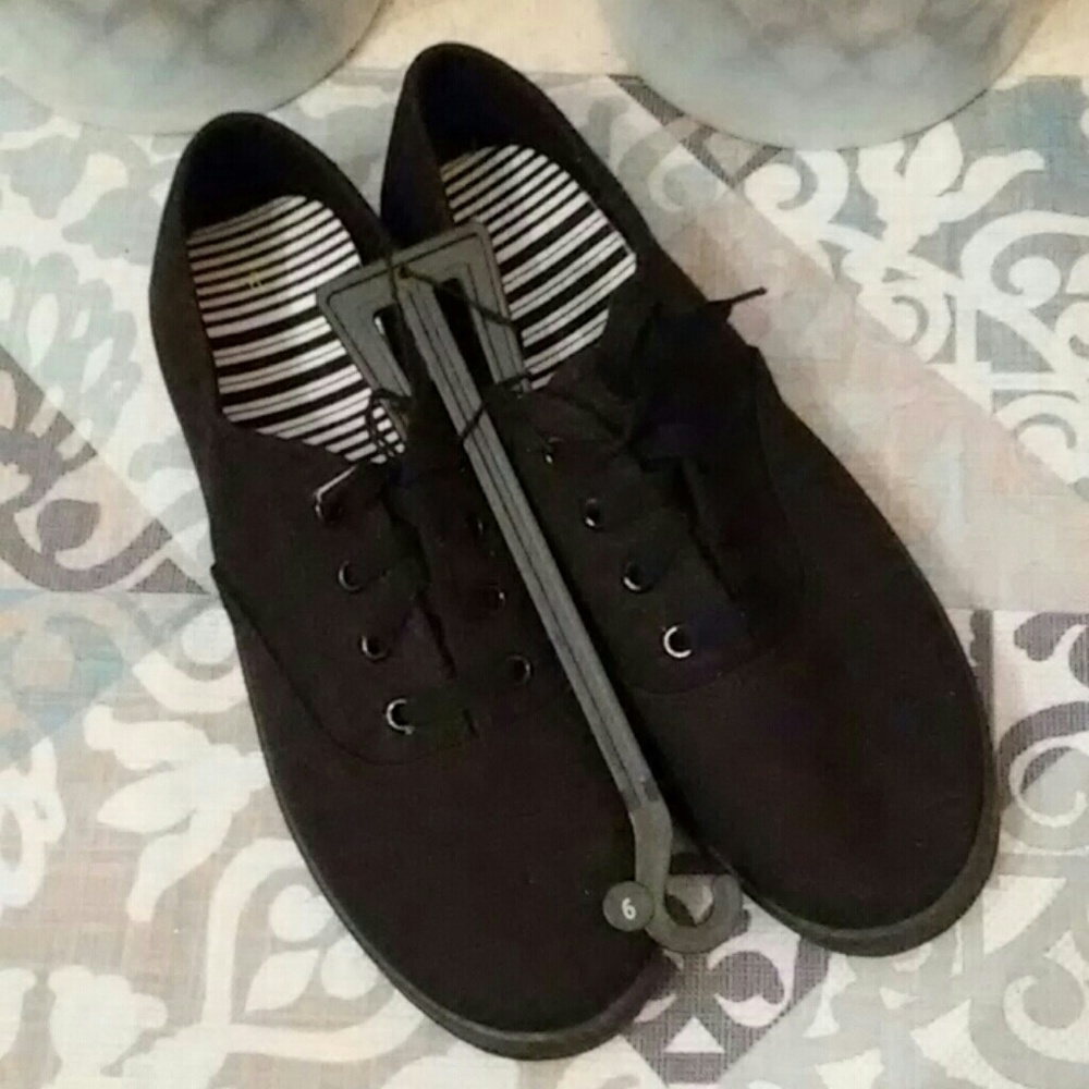 Basic Sneakers